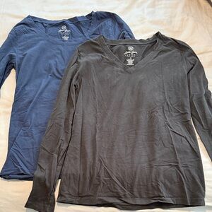 Lauren James Long Sleeve Tees in Black and Navy Blue Size Large